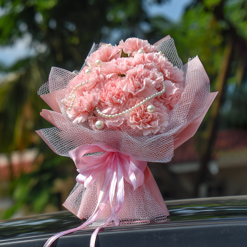 Fairfax sent flowers to girlfriend card message to write?